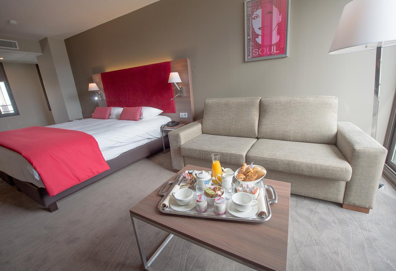 Hotel Lou Castelet Carros Εξωτερικό φωτογραφία