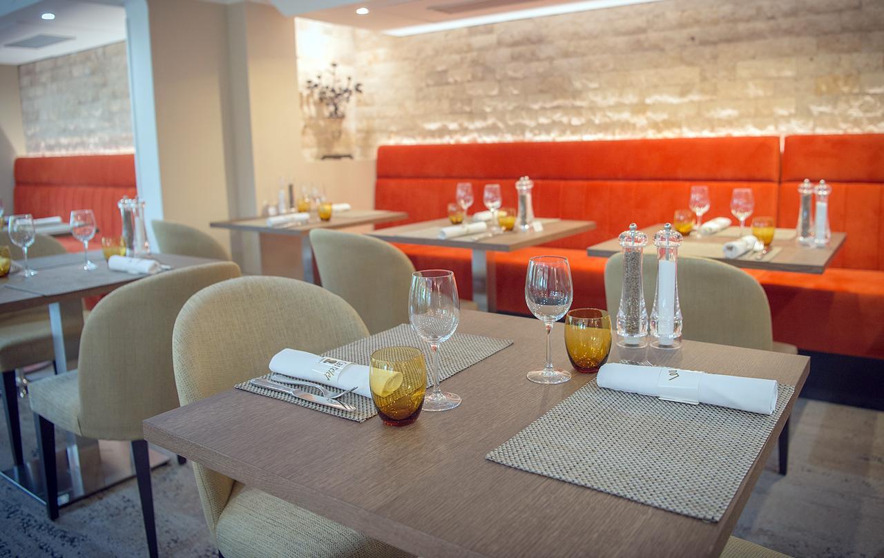 Hotel Lou Castelet Carros Εξωτερικό φωτογραφία